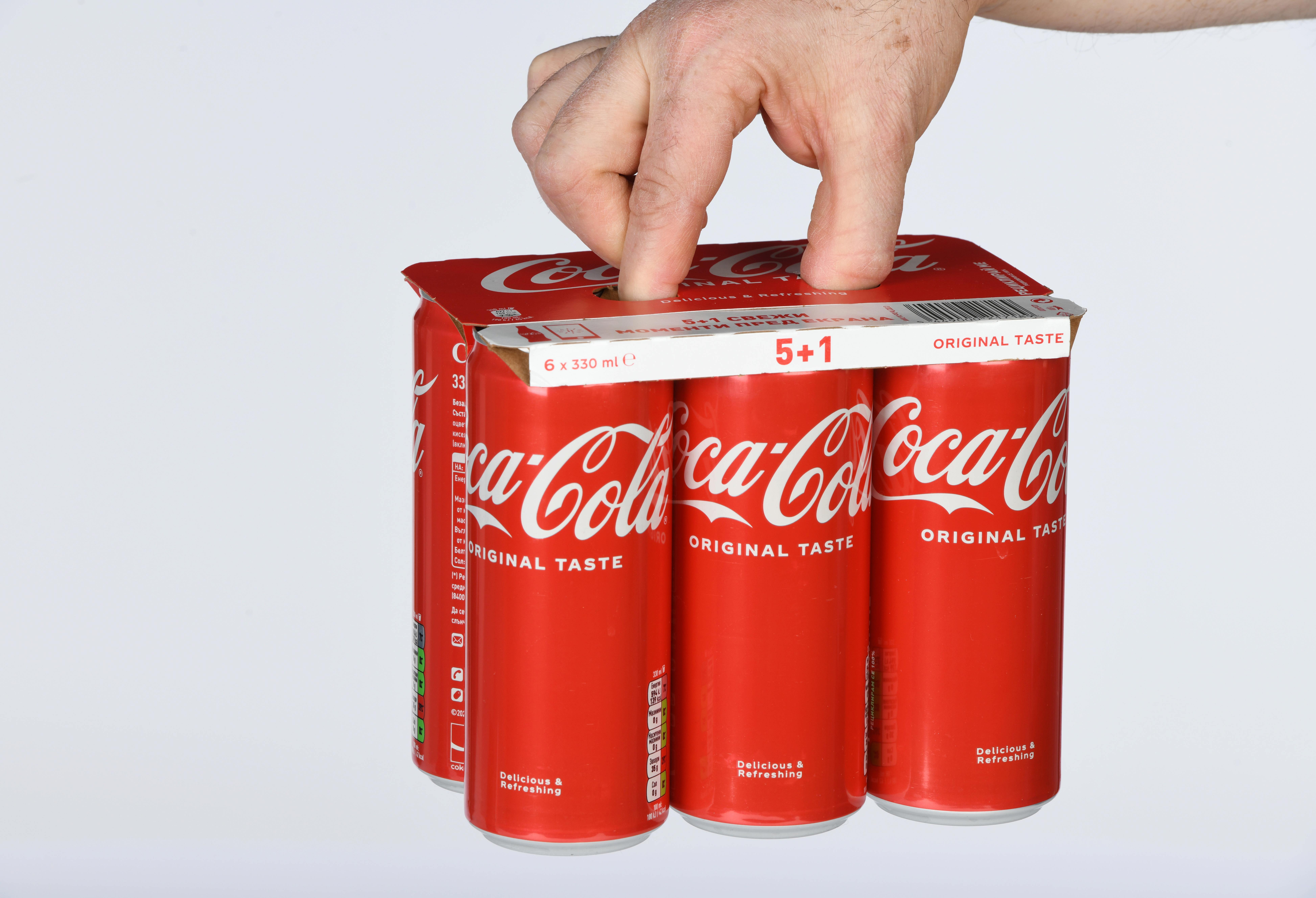 Кока-Кола въвежда иновативната технология за опаковки KeelClip™ в България